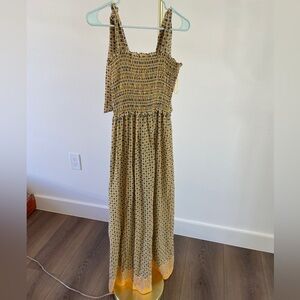 Yellow pattern dress